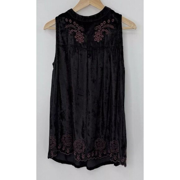 World Market Women’s Black Embroidered‎ Velour Sleeveless Blouse Size S/M Boho - Picture 2 of 12